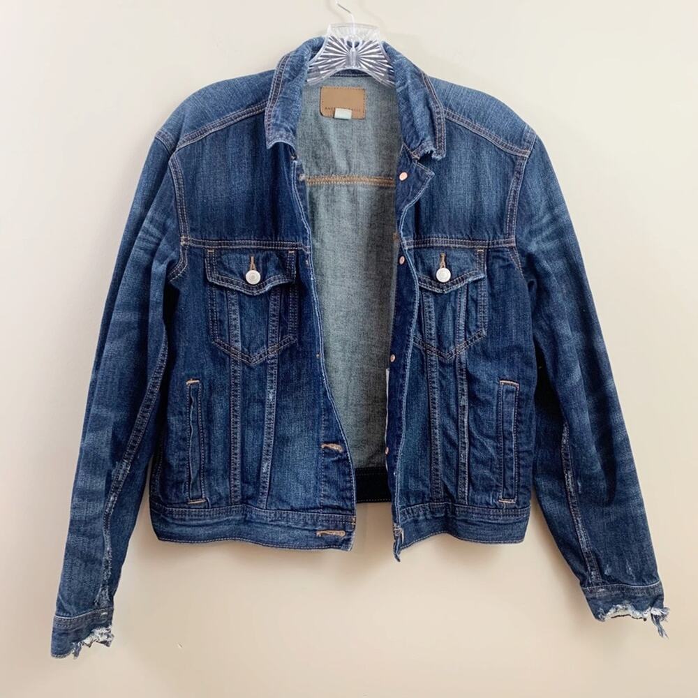 American Eagle Distressed Dark Wash Denim Cropped Jean Jacket